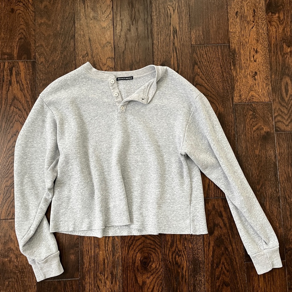 Brandy Melville - Cropped Gray Sweatshirt (One Size)